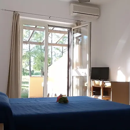 Villaggio La Feluca 3* Isca Marina