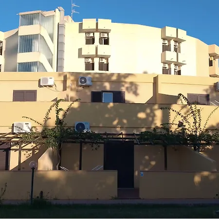 Hotel Villaggio La Feluca 3*