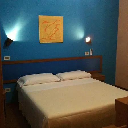 Hotel Villaggio La Feluca 3*