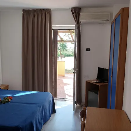 Villaggio La Feluca Hotel