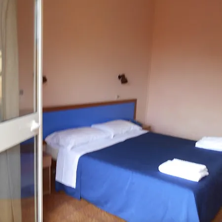 Hotel Villaggio La Feluca 3*