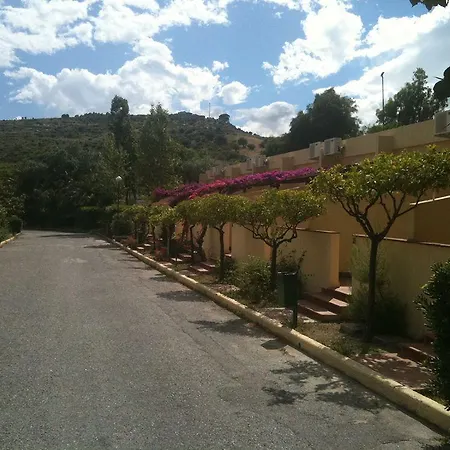 Hotel Villaggio La Feluca 3*