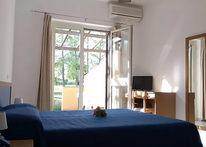 Villaggio La Feluca 3* Isca Marina