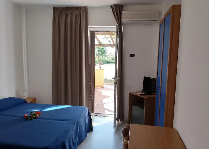 Villaggio La Feluca Hotel