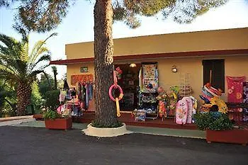 Hotel Villaggio La Feluca 3*