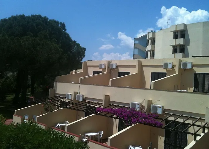 Villaggio La Feluca Hotel 3*